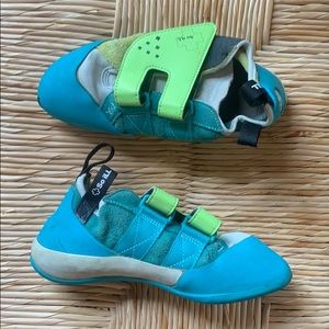 SoiLL Bowler climbing shoes